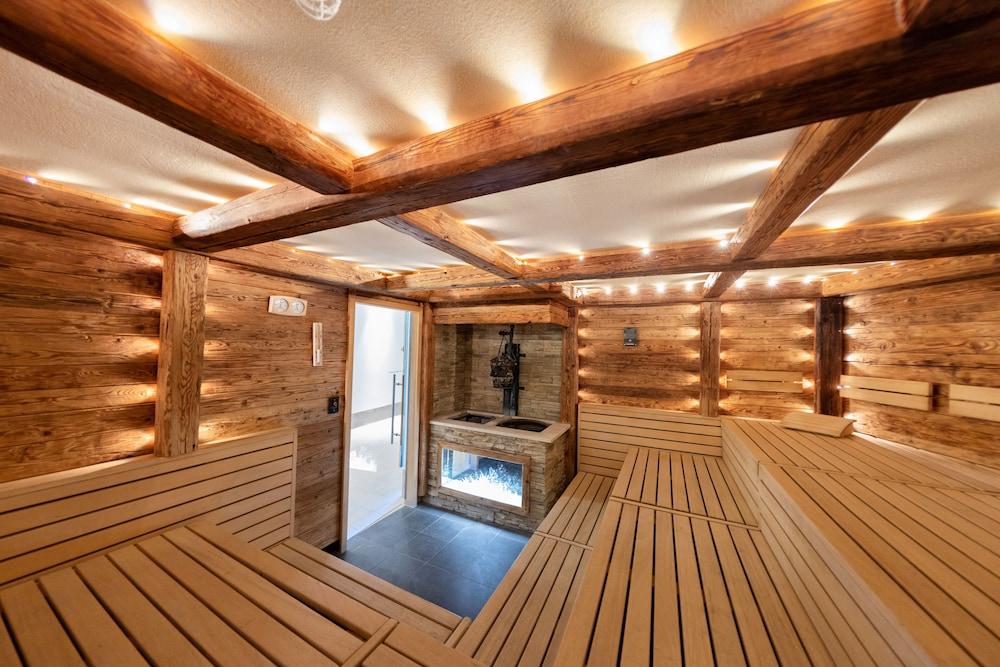 Sparkling Hill Resort And Spa - Adults-Only Resort Vernon Bagian luar foto