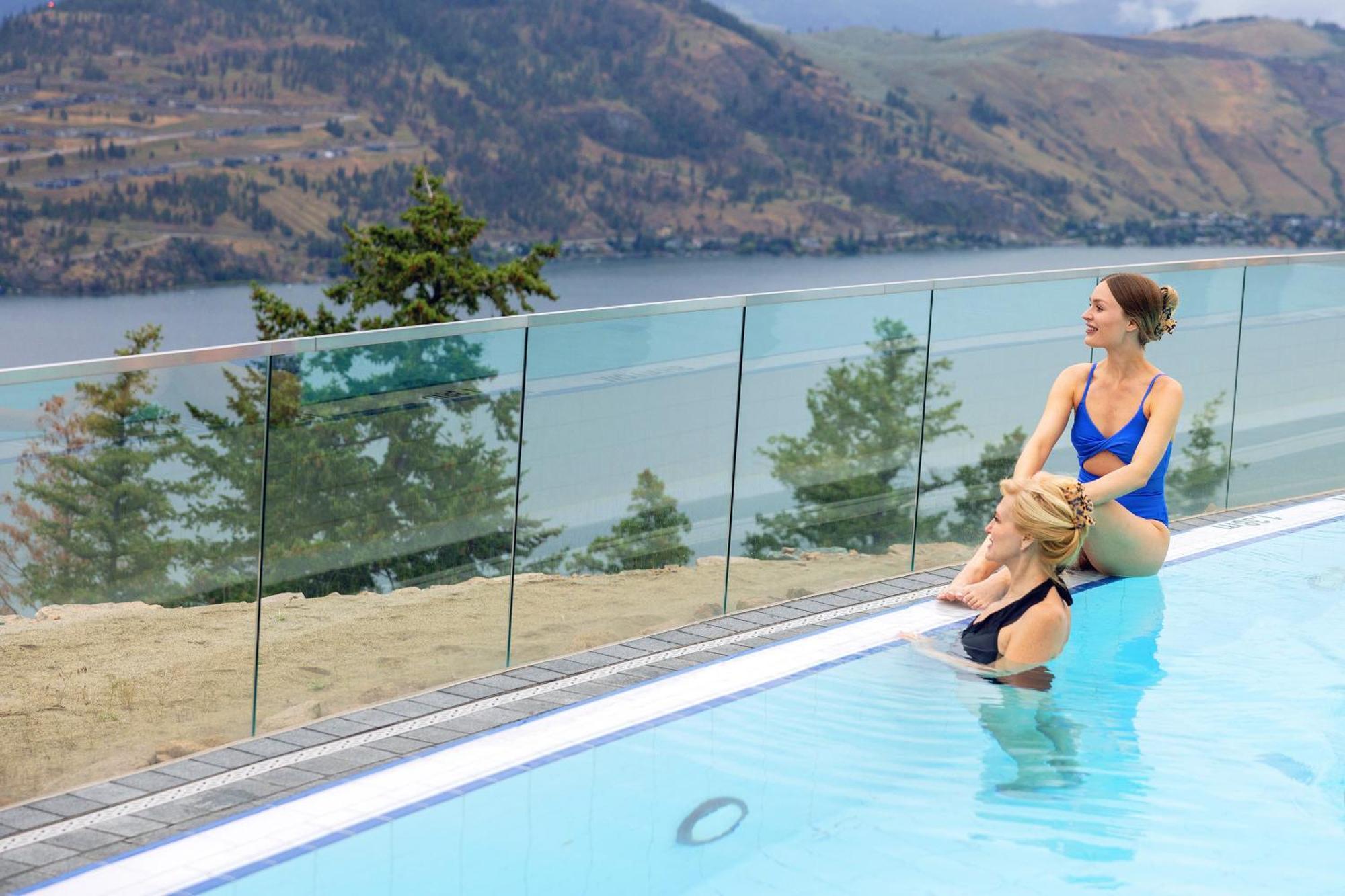 Sparkling Hill Resort And Spa - Adults-Only Resort Vernon Bagian luar foto