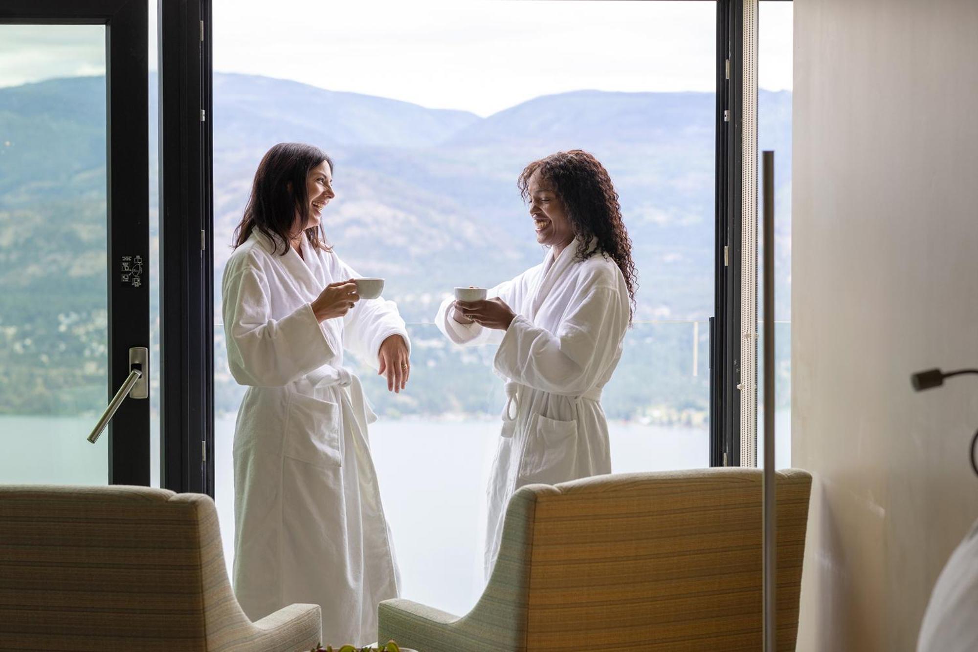 Sparkling Hill Resort And Spa - Adults-Only Resort Vernon Bagian luar foto