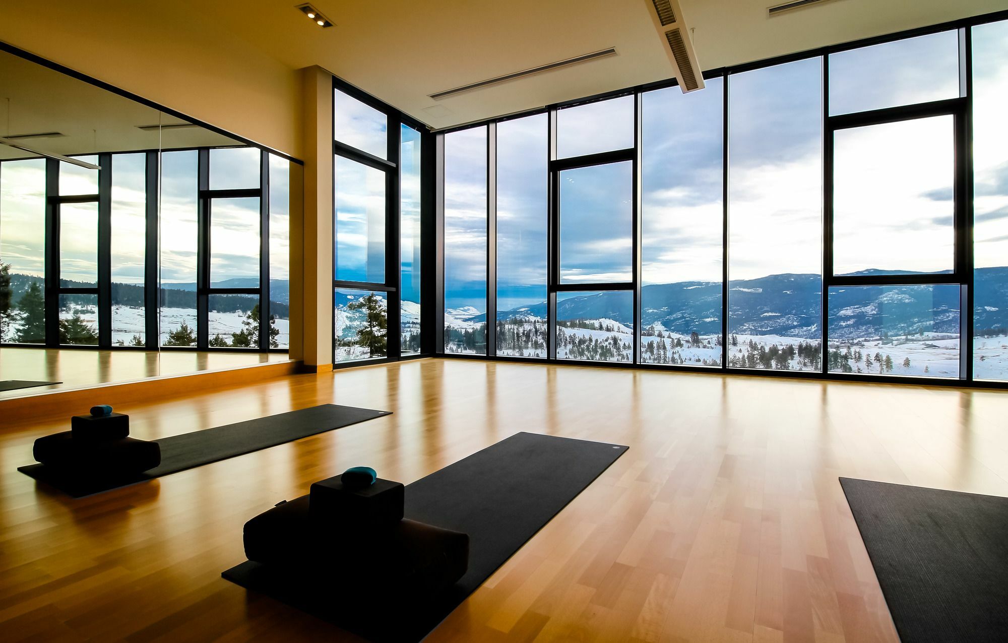 Sparkling Hill Resort And Spa - Adults-Only Resort Vernon Bagian luar foto
